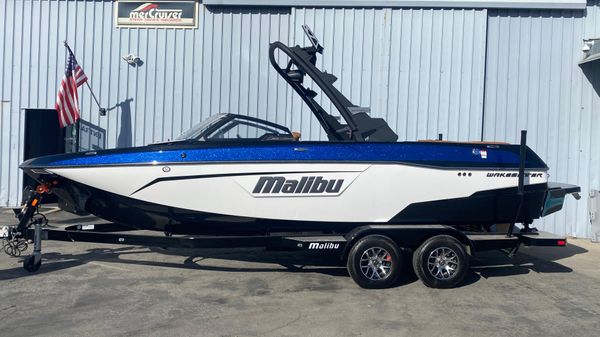 Malibu 23 LSV