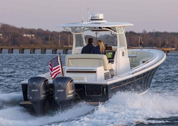Hunt-yachts 32-CENTER-CONSOLE image