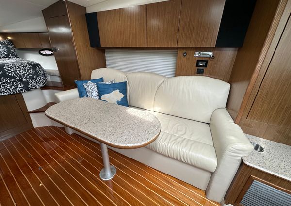 Cruisers Yachts 350 Express image