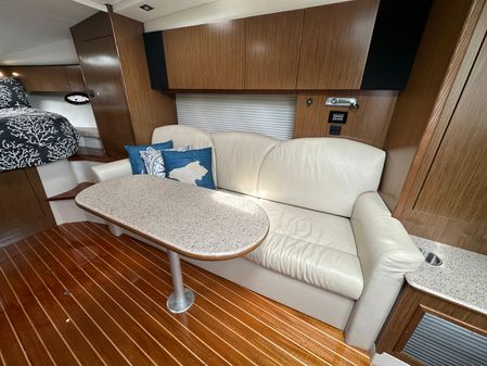 Cruisers Yachts 350 Express image