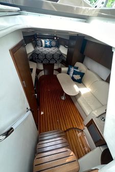 Cruisers Yachts 350 Express image