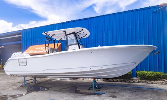 Sea Hunt Gamefish 30 Forward Seating image