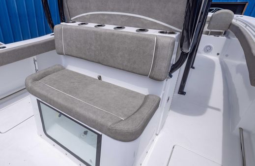 Sea-hunt GAMEFISH-30-FORWARD-SEATING image