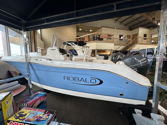 Robalo R180-CENTER-CONSOLE - main image