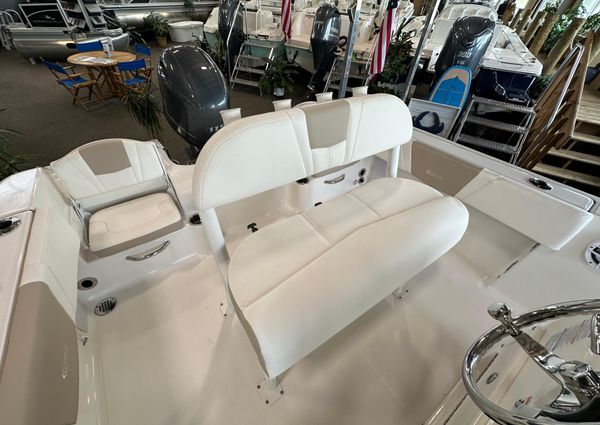 Robalo R180-CENTER-CONSOLE image