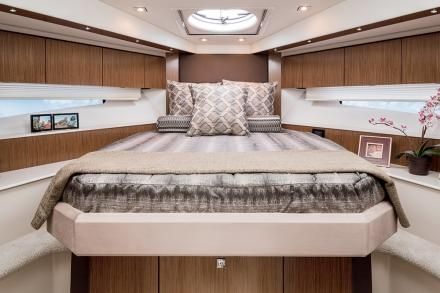 Cruisers Yachts 48 Cantius image