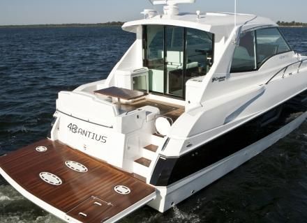 Cruisers Yachts 48 Cantius image