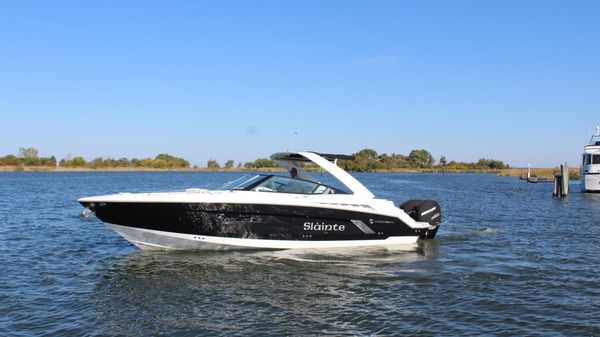Cruisers Yachts 338 CX OB