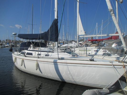 Catalina 36 - main image