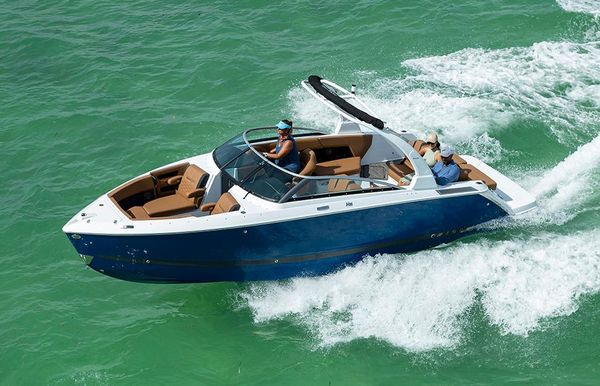 2025 Four Winns H6 SURF