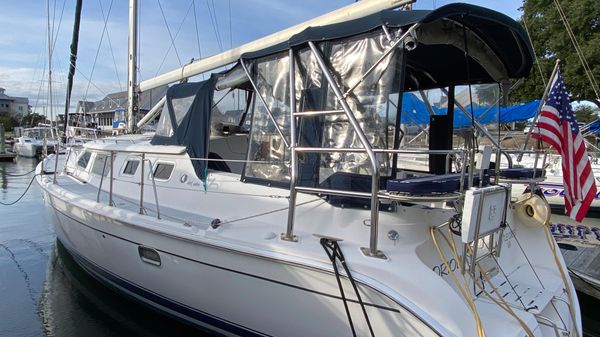 Hunter 44 Deck Salon