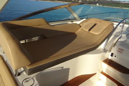 Sea Ray Sundancer 350 image