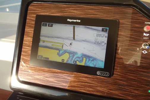 Sea Ray Sundancer 350 image