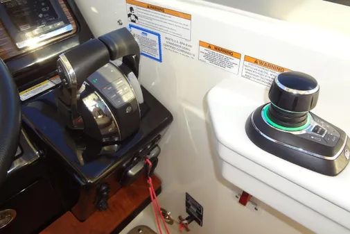 Sea Ray Sundancer 350 image