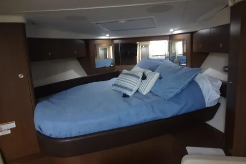 Sea Ray Sundancer 350 image
