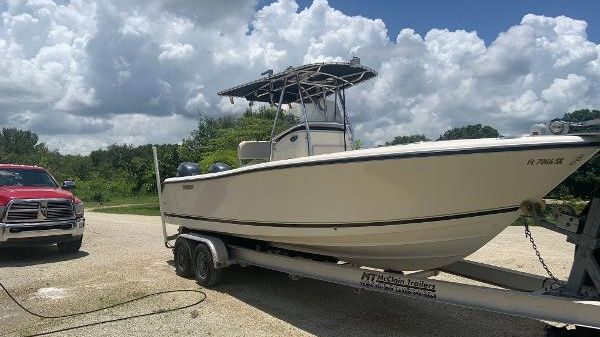 Pursuit 2570 Center Console 