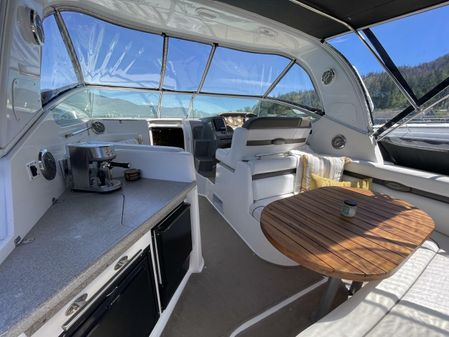 Rinker 350 Express Cruiser image