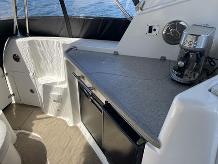 Rinker 350 Express Cruiser image