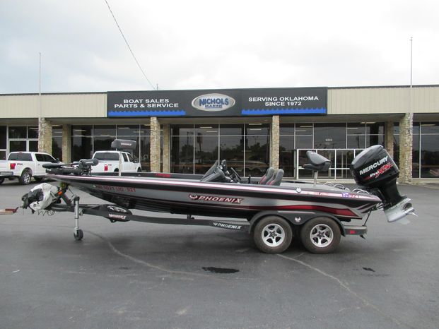 2018 Phoenix 921Pro Tulsa, Oklahoma - Nichols Marine Boat Sales