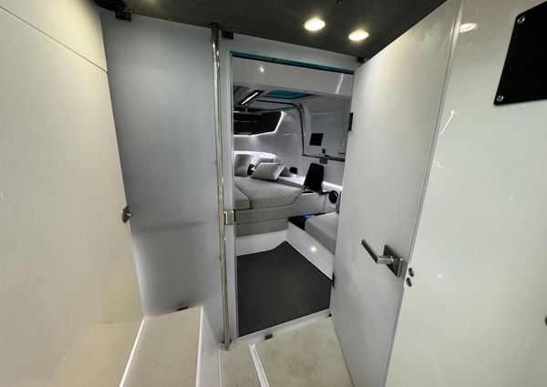 Axopar 37 XC CROSS CABIN image