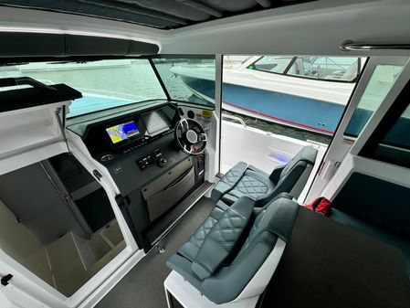 Axopar 37 XC CROSS CABIN image