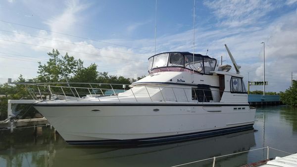 52' Jefferson Rivanna Cockpit Motor Yacht