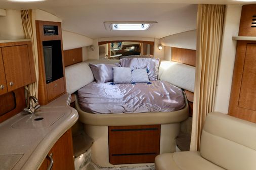 Sea Ray 320 Sundancer image