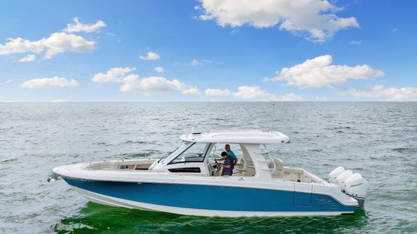 Boston Whaler 350 Realm