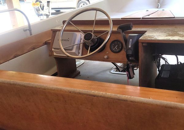 Boston-whaler 17-MONTAUK-2015-E-TEC-90-TEAK image