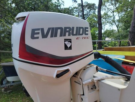 Boston-whaler 17-MONTAUK-2015-E-TEC-90-TEAK image