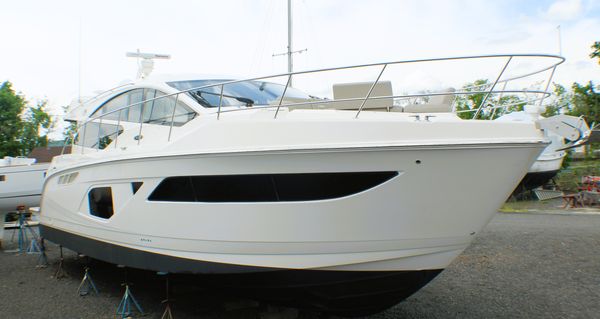 Sea Ray L550 image