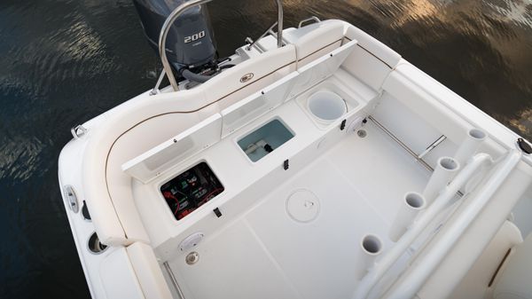 Sea Hunt Ultra 229 image