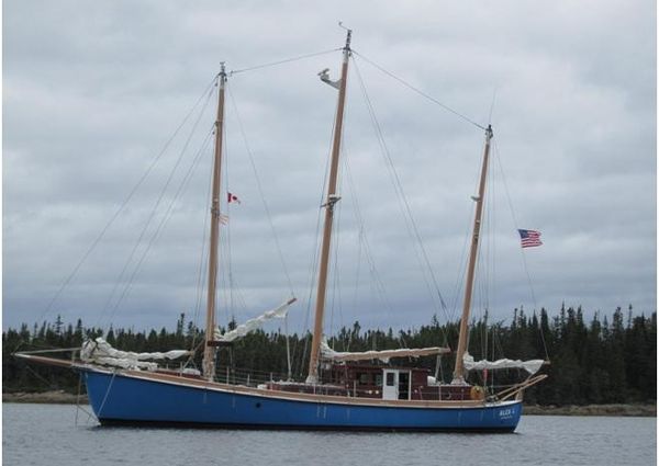 Expedition-three-masted MARCONI-RIGGED-SCHOONER image