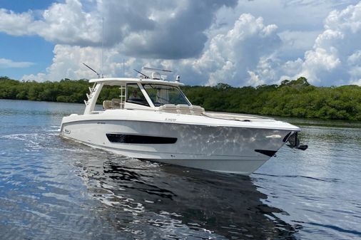 Boston Whaler 420 Outrage image