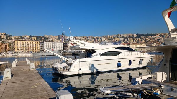 Ferretti Yachts 530 