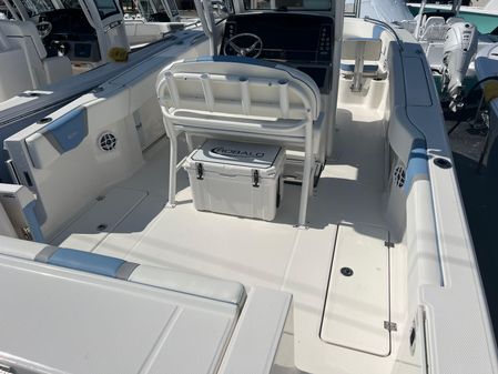 Robalo R250-CENTER-CONSOLE image