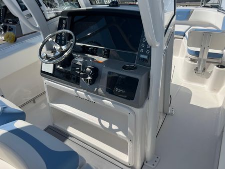 Robalo R250-CENTER-CONSOLE image