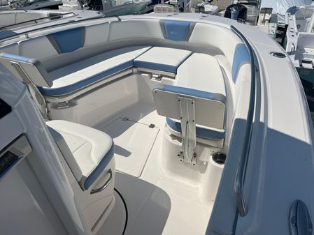 Robalo R250-CENTER-CONSOLE image