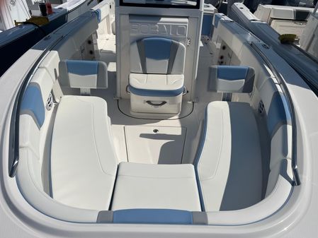 Robalo R250-CENTER-CONSOLE image