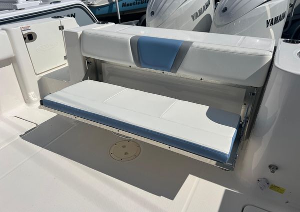 Robalo R250-CENTER-CONSOLE image