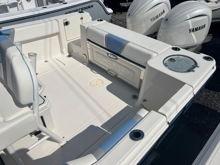 Robalo R250-CENTER-CONSOLE image