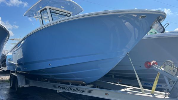 Robalo R250 Center Console 