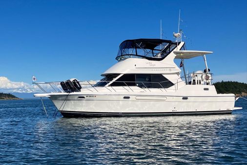 Bayliner 4087-WITH-BOW-THRUSTER image
