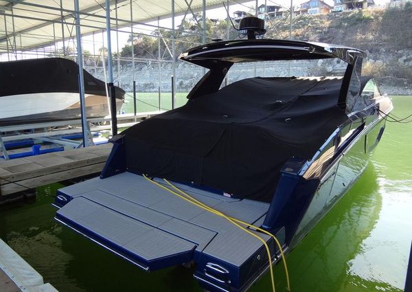 Cruisers Yachts 38 GLS I/O image