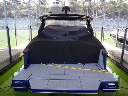 Cruisers Yachts 38 GLS I/O image