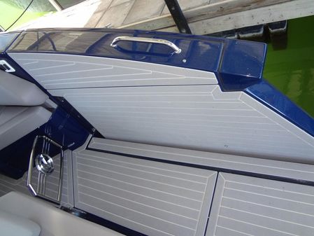 Cruisers Yachts 38 GLS I/O image