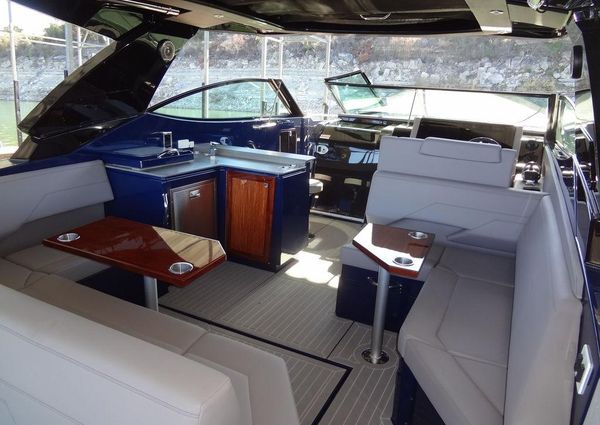 Cruisers Yachts 38 GLS I/O image
