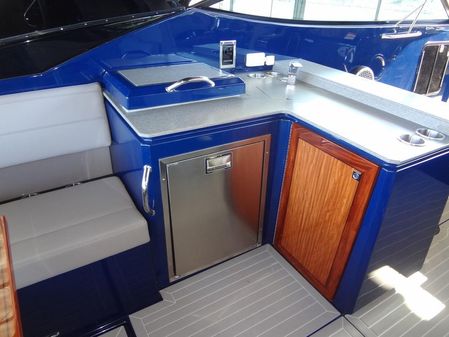 Cruisers Yachts 38 GLS I/O image