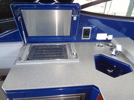 Cruisers Yachts 38 GLS I/O image