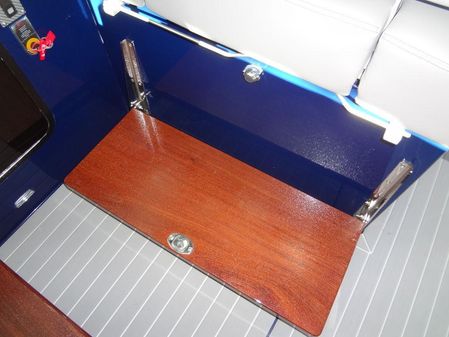 Cruisers Yachts 38 GLS I/O image